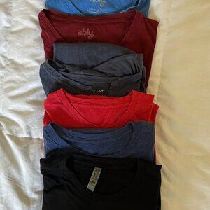 Bundle of 6 miscellaneous t-shirts